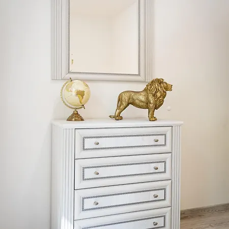 Apartment King Lion Kingdom *